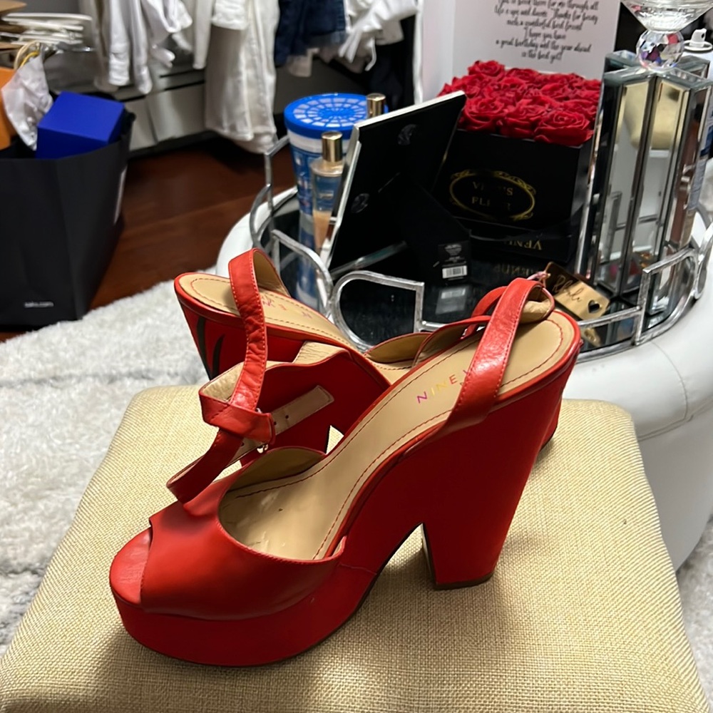Limited edition Nine west Brasil. Like new